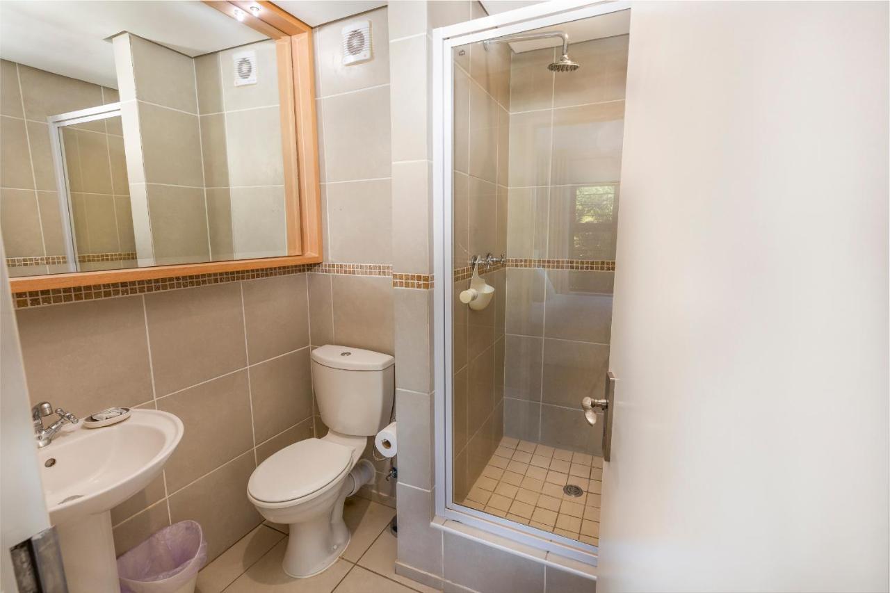 14 The Shades - By Stay In Umhlanga Durban Bagian luar foto