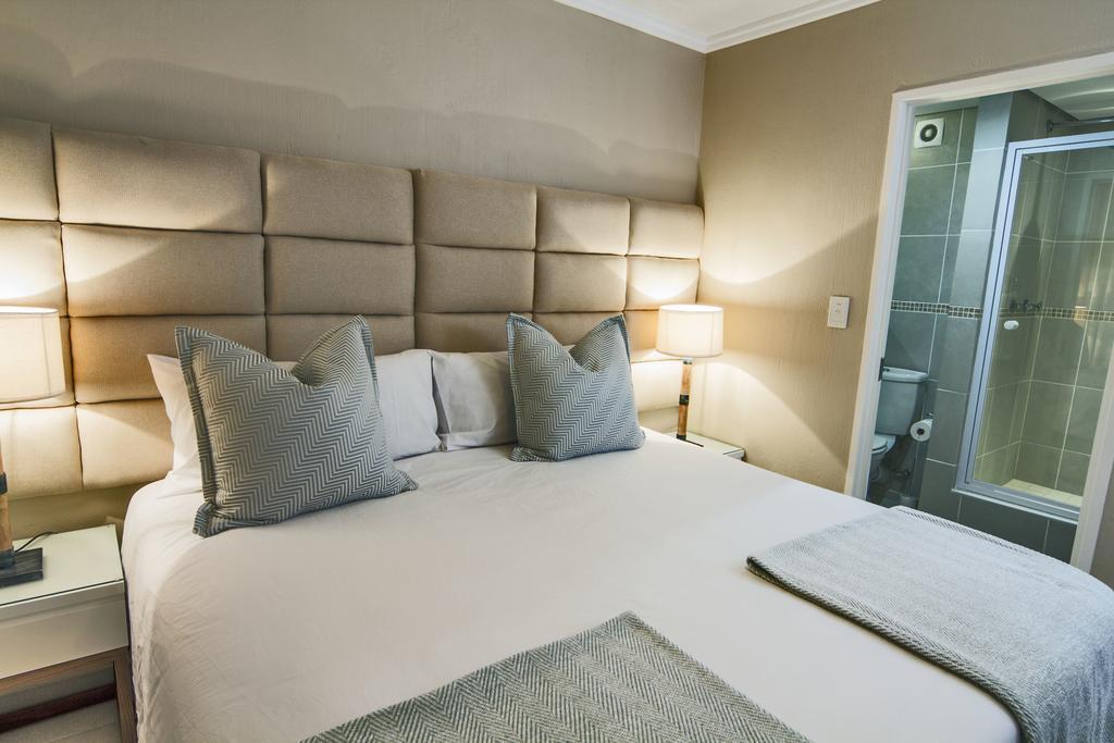 14 The Shades - By Stay In Umhlanga Durban Ruang foto